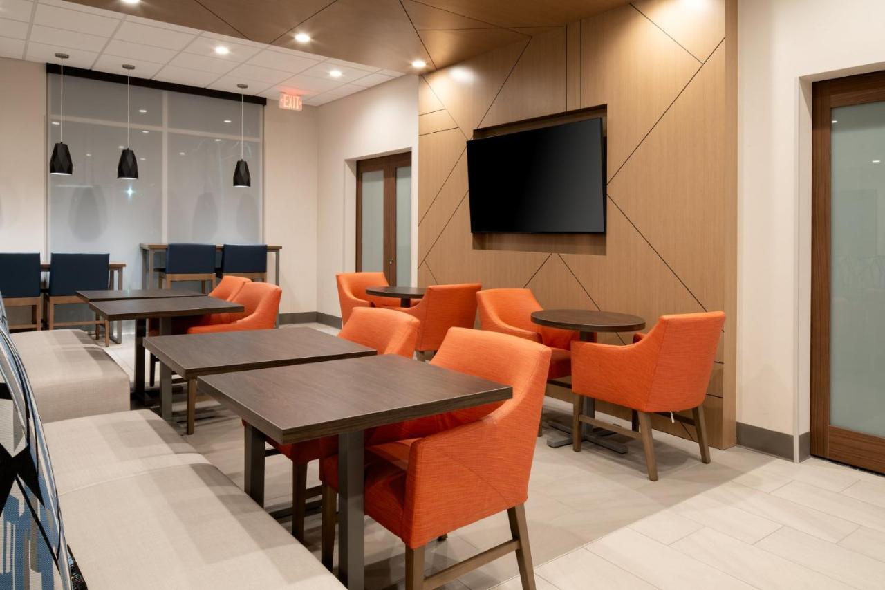 Holiday Inn Express & Suites - Hollister By Ihg Ngoại thất bức ảnh